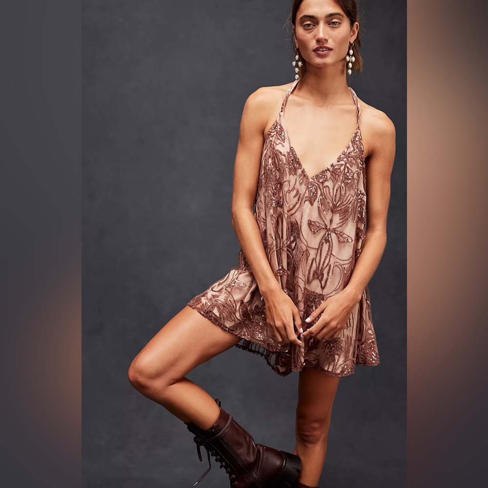 NWT Swingin' It Romper In Weathered Rose